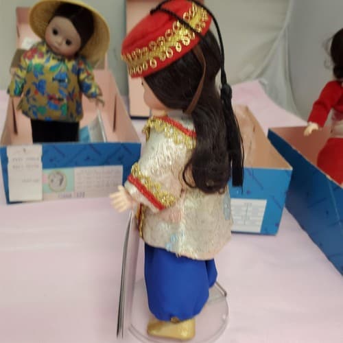 Set Of 4 Vintage Madame Alexander Miniature Showcase Series Dolls - Thumbnail 13