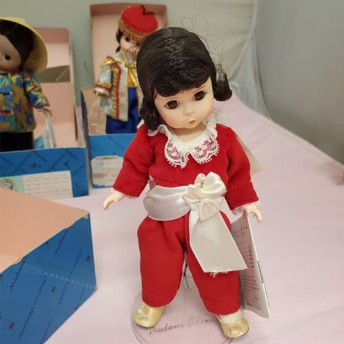 Set Of 4 Vintage Madame Alexander Miniature Showcase Series Dolls - Thumbnail 22