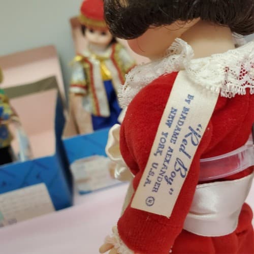 Set Of 4 Vintage Madame Alexander Miniature Showcase Series Dolls - Thumbnail 24