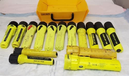Lot of 15 Assorted Streamlight Flashlight LED 4AA LOT-357 - Image 1