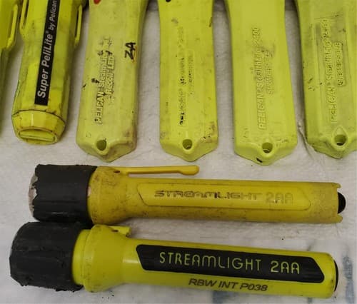 Lot of 15 Assorted Streamlight Flashlight LED 4AA LOT-357 - Thumbnail 7