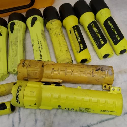 Lot of 15 Assorted Streamlight Flashlight LED 4AA LOT-357 - Thumbnail 8