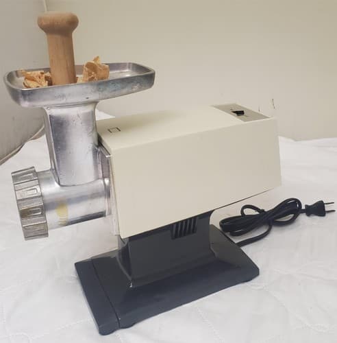 Rival Grind-O-Matic 2100M-1 Electric Meat Grinder - Thumbnail 2