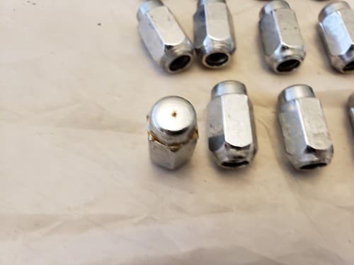 19 GMC Chevy Silverado Suburban Tahoe Avalanche Factory OEM Lug Nuts - Thumbnail 2