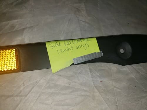 2000 Yamaha Royal Star Right Side Reflector - Thumbnail 2