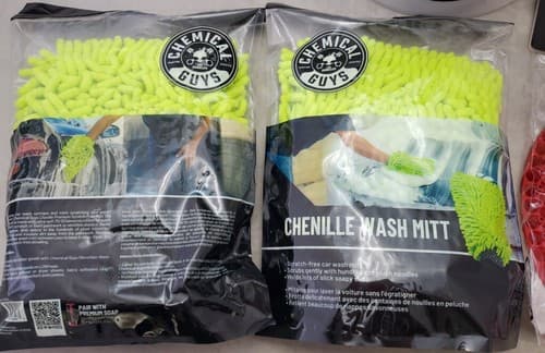 Chemical Guys Detailing Kit Car Wash Red Cyclone Dirt Trap & Chenille Wash Mitt - Thumbnail 3