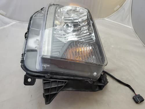 2014-2017 Toyota Tundra Right RH Headlight - Thumbnail 4
