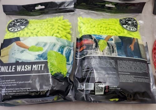 Chemical Guys Detailing Kit Car Wash Red Cyclone Dirt Trap & Chenille Wash Mitt - Thumbnail 4