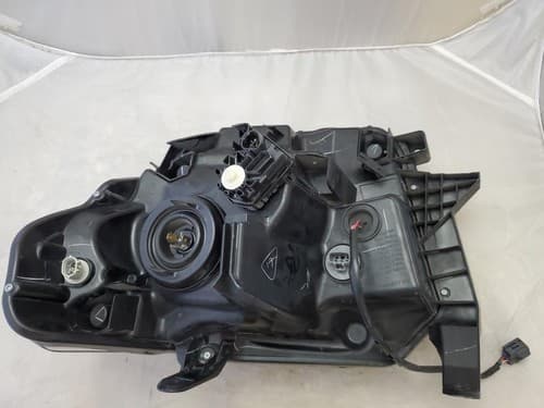 2014-2017 Toyota Tundra Right RH Headlight - Thumbnail 6