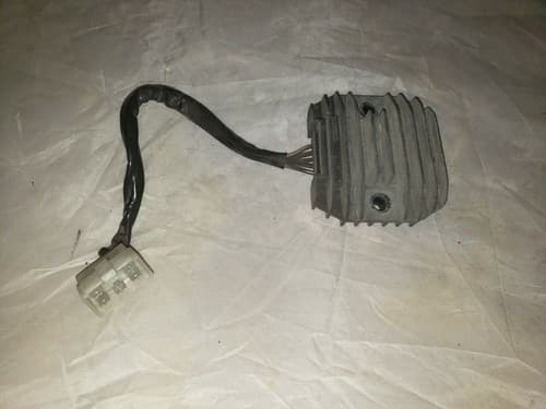 2000 Yamaha Royal Star Right Voltage Regulator - Thumbnail 3