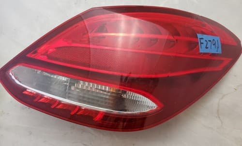 2015-2018 Mercedes Benz C300 Rear Tail Light Lamp Passenger Right A2059061902 - Image 1