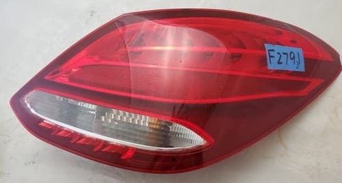 2015-2018 Mercedes Benz C300 Rear Tail Light Lamp Passenger Right A2059061902 - Thumbnail 5