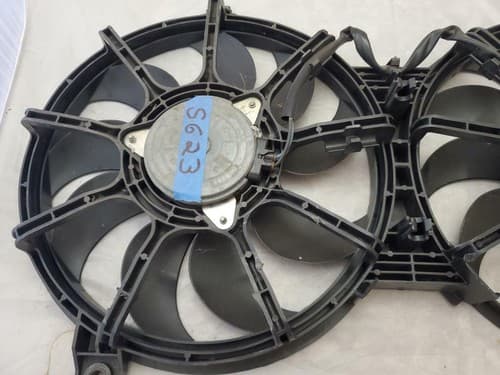 Infiniti Radiator Cooling Fan PA66-GF30 With Control Module A18700A28001 - Thumbnail 6