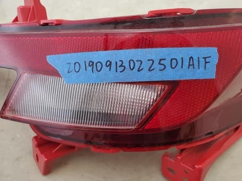 2019 2020 Hyundai Elantra OEM Rear Left Bumper Reflector Light 92405-F2500 - Thumbnail 2
