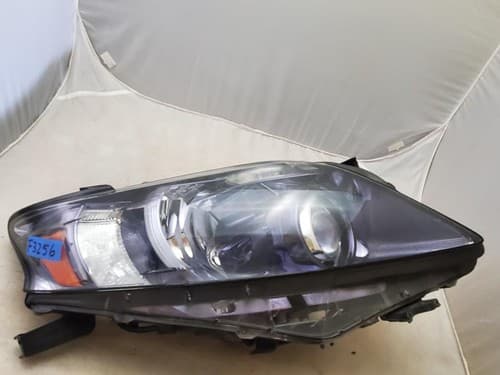 2009-2013 LEXUS RX330-350 Right Passenger Headlight Broken Tabs - Image 1