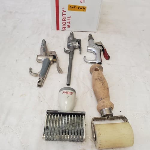Lot of Pistol Grip Air Gun, Nylon Sealant Roller & Vintage Numbering Stamp - Thumbnail 3