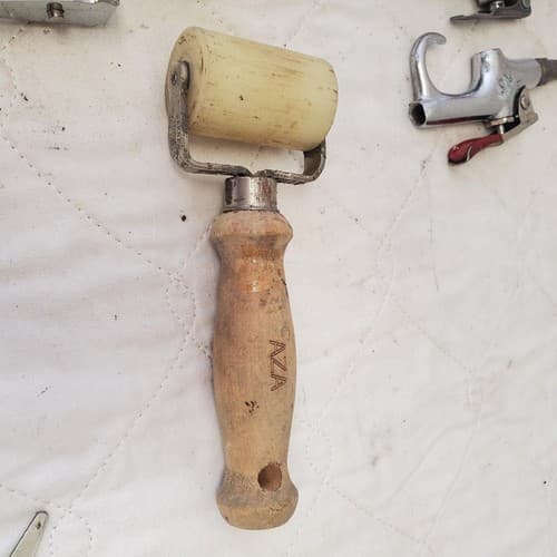 Lot of Pistol Grip Air Gun, Nylon Sealant Roller & Vintage Numbering Stamp - Thumbnail 4