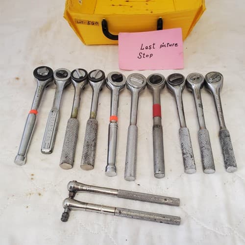 Lot of Assorted Ratcheting Socket Wrenches LOT 550 - Thumbnail 9