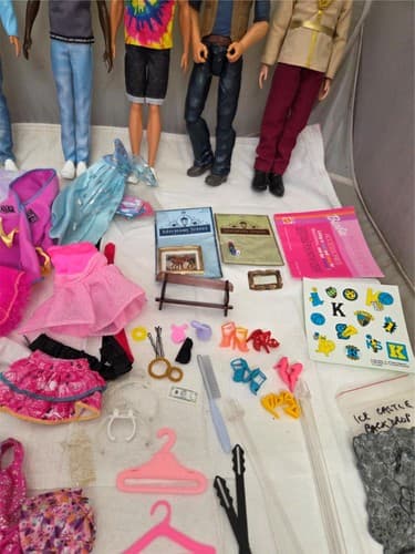 Lot of 8 Dolls, Mayberry Street Miniatures & Mattel Barbie Clothes & Accessories - Thumbnail 10