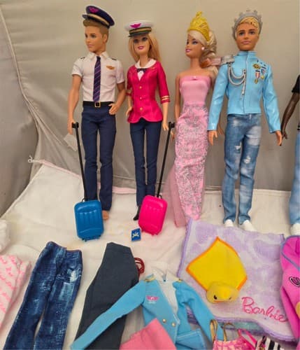 Lot of 8 Dolls, Mayberry Street Miniatures & Mattel Barbie Clothes & Accessories - Thumbnail 6