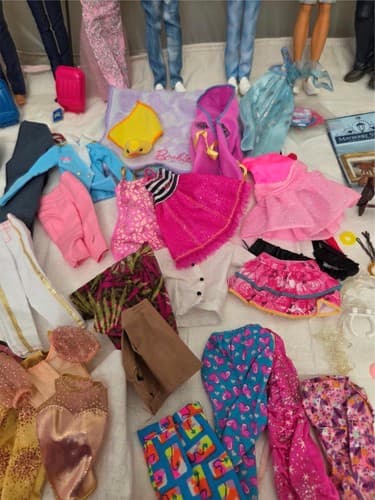 Lot of 8 Dolls, Mayberry Street Miniatures & Mattel Barbie Clothes & Accessories - Thumbnail 13