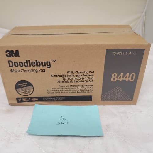 3M Doodlebug 8440 White Cleansing Pad (5pk) light-duty cleaning 10”x 5” X 1” - Image 1