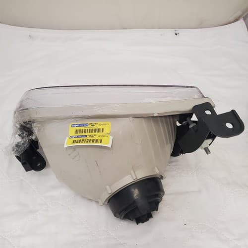 TYC 20-5767-00-9 CAPA Certified Headlight Assembly - Thumbnail 5