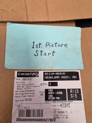 Toyota R 12V OEM Headlamp Assembly RH 81110‑AK010 - Thumbnail 2