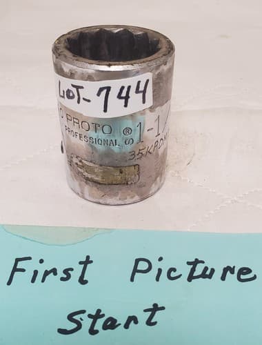 PROTO 5740 USA 1-1/4” Heavy-Duty Socket Tool - LOT 744 - Image 1