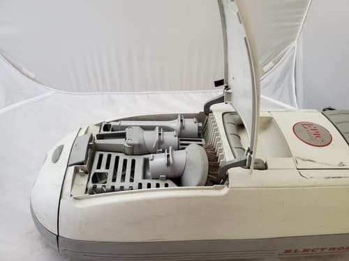 Electrolux Guardian Epic Series 8000 Vacuum Cleaner C133A - Image 1