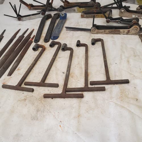 Lot of Assorted Blacksmithing Tools LOT 513 - Thumbnail 4