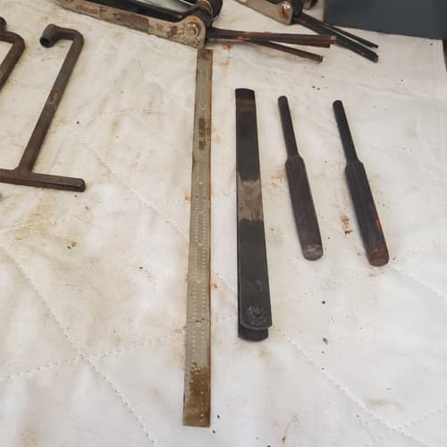 Lot of Assorted Blacksmithing Tools LOT 513 - Thumbnail 5