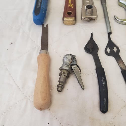 Lot of Assortment of Various Hand Tools LOT 354 - Thumbnail 11