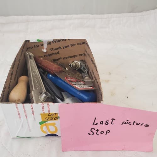 Lot of Assortment of Various Hand Tools LOT 354 - Thumbnail 13