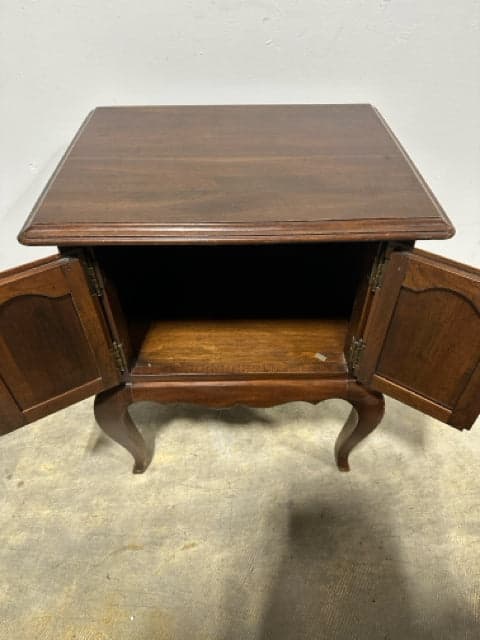 Queen Anne Style Cherry 2 Door Cabinet - Thumbnail 3