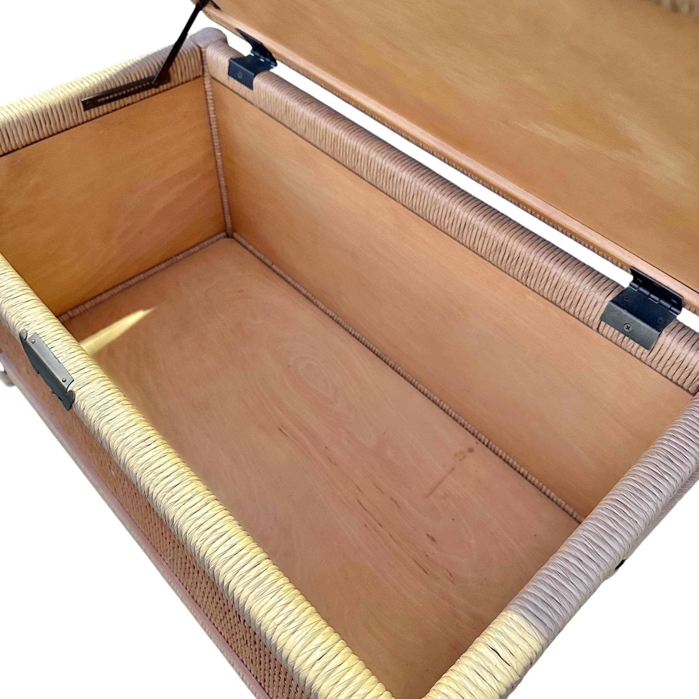 Vintage Woven Wicker Storage Trunk with Chinoiserie Brass Hardware - Henry Link Style with Natural Rattan - Thumbnail 6