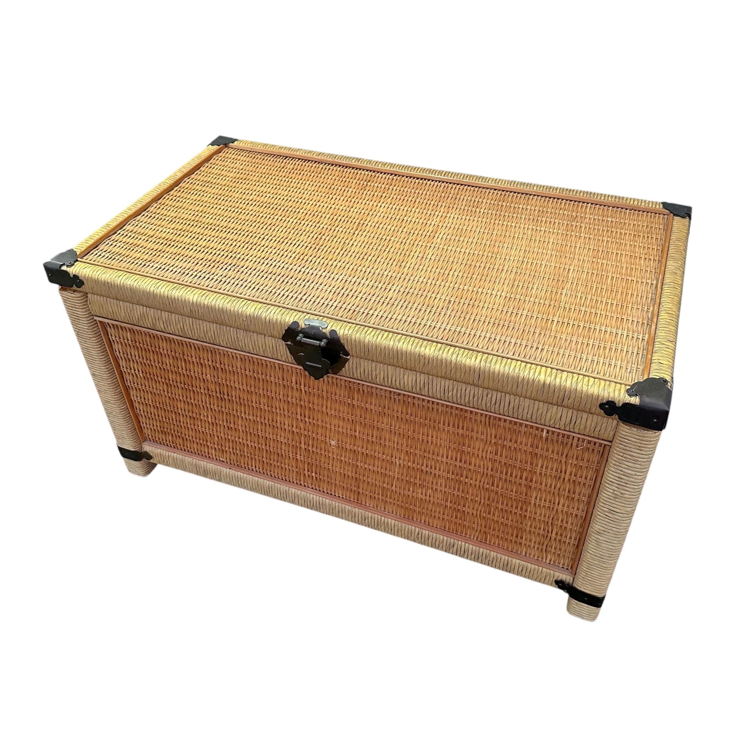 Vintage Woven Wicker Storage Trunk with Chinoiserie Brass Hardware - Henry Link Style with Natural Rattan - Thumbnail 12