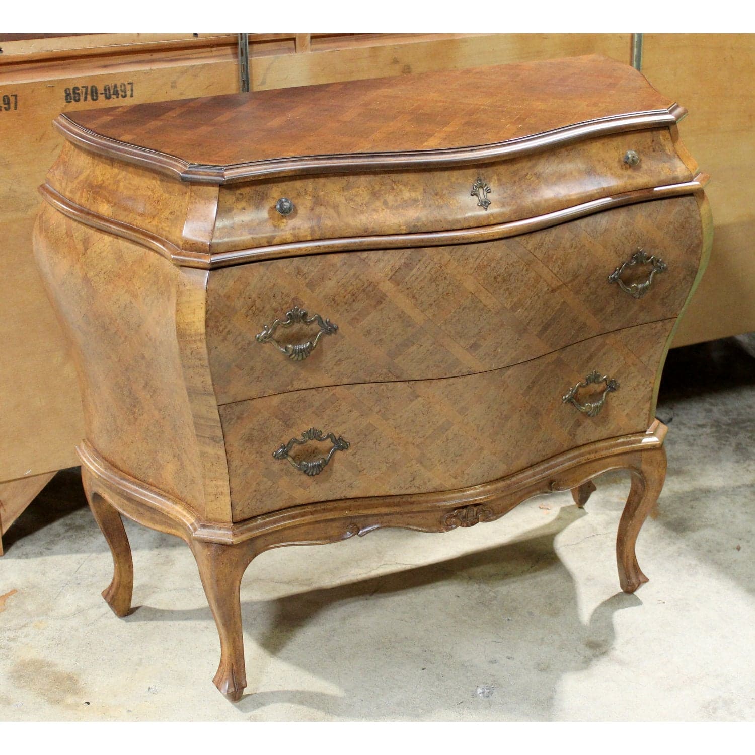 Ethan Allen Bombe Chest - Brown - Thumbnail 3