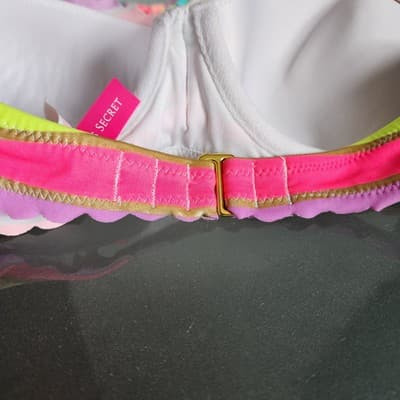 Victoria’s Secret 32C Swim Bikini Top Underwire Rainbow Stripe Scallop Push Up - Thumbnail 3