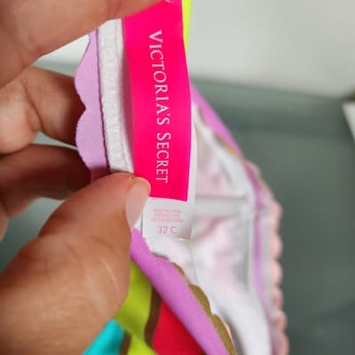 Victoria’s Secret 32C Swim Bikini Top Underwire Rainbow Stripe Scallop Push Up - Thumbnail 4