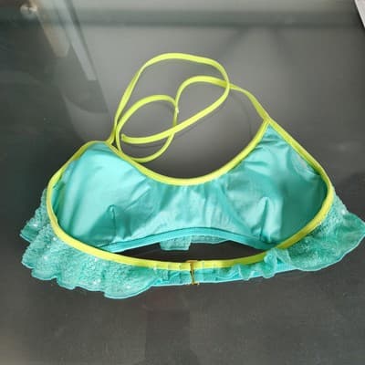 Victoria's Secret Beach Sexy Aqua Flounce Halter Bikini Ruffle Sequin Top S EUC - Thumbnail 2