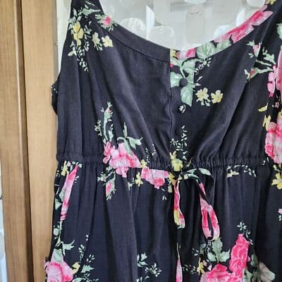 Torrid Pink Floral Black Knee Length Sleeveless Henley Dress - Thumbnail 3