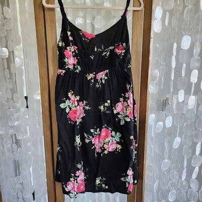 Torrid Pink Floral Black Knee Length Sleeveless Henley Dress - Thumbnail 2
