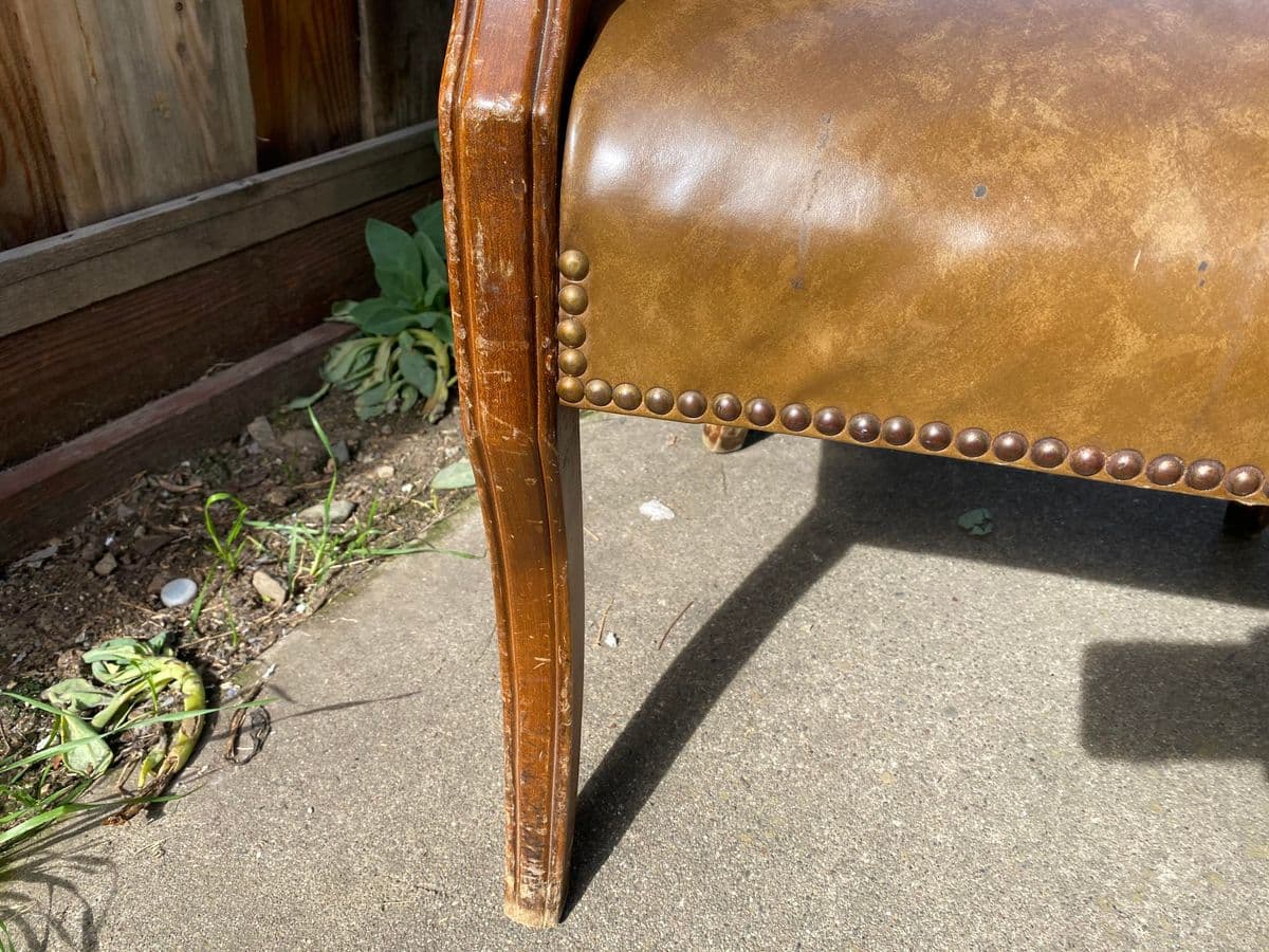 Vintage Leather Accent Chair - Thumbnail 3