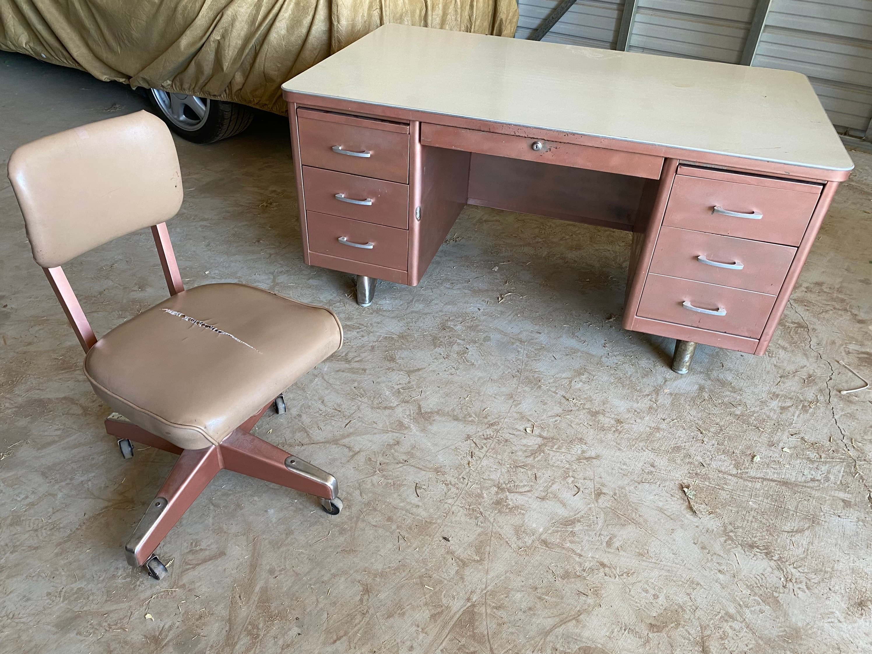 Vintage metal tanker desk set - Image 1