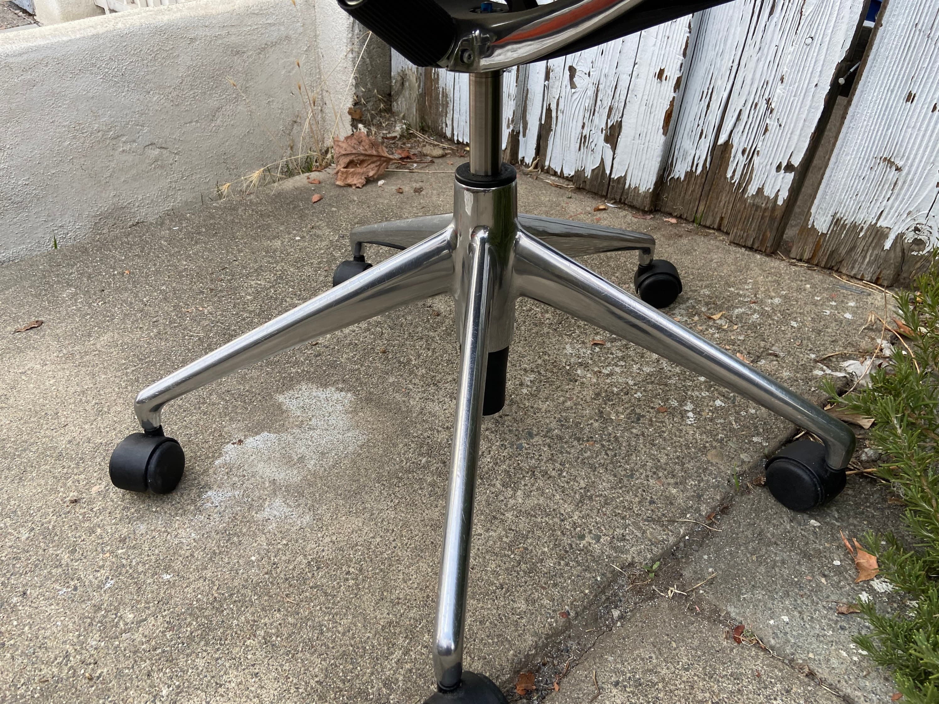 Vintage Vitra swivel desk chair - Thumbnail 5