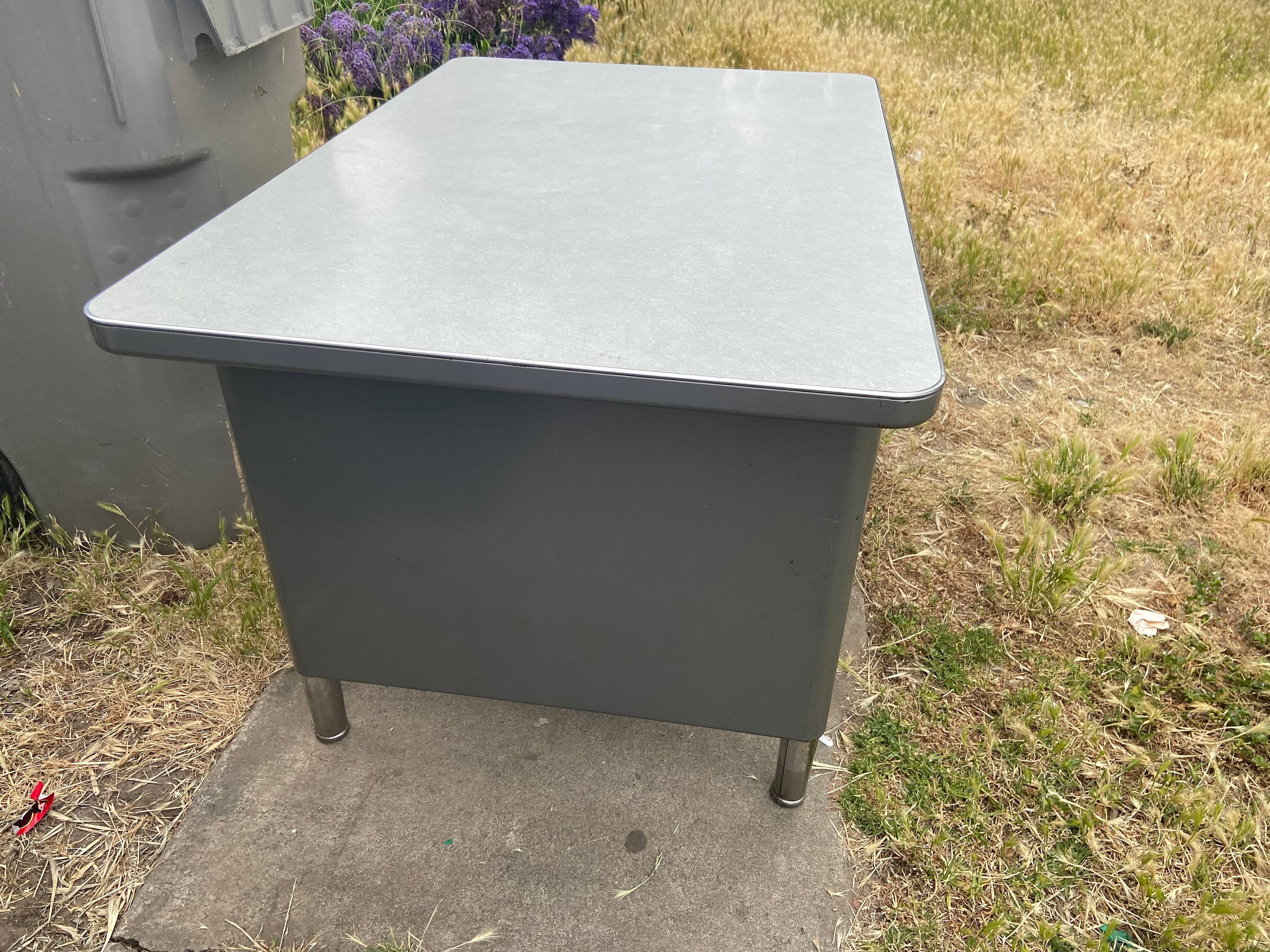 Vintage mid century modern metal desk table - Thumbnail 8