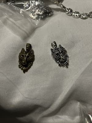 Wolf Head Pendant - Thumbnail 2