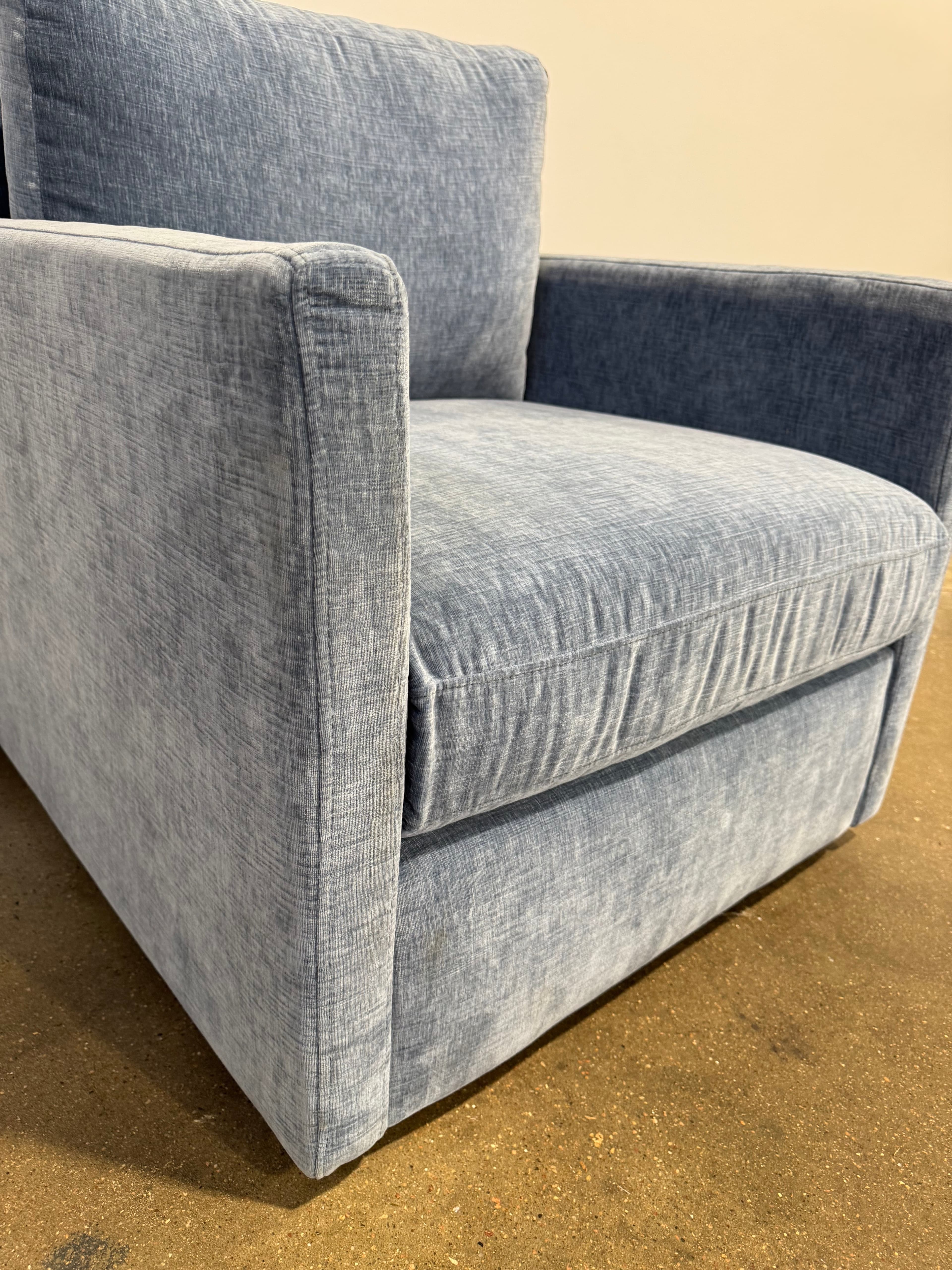 Interior Define Scarlett Swivel Chair - Thumbnail 3