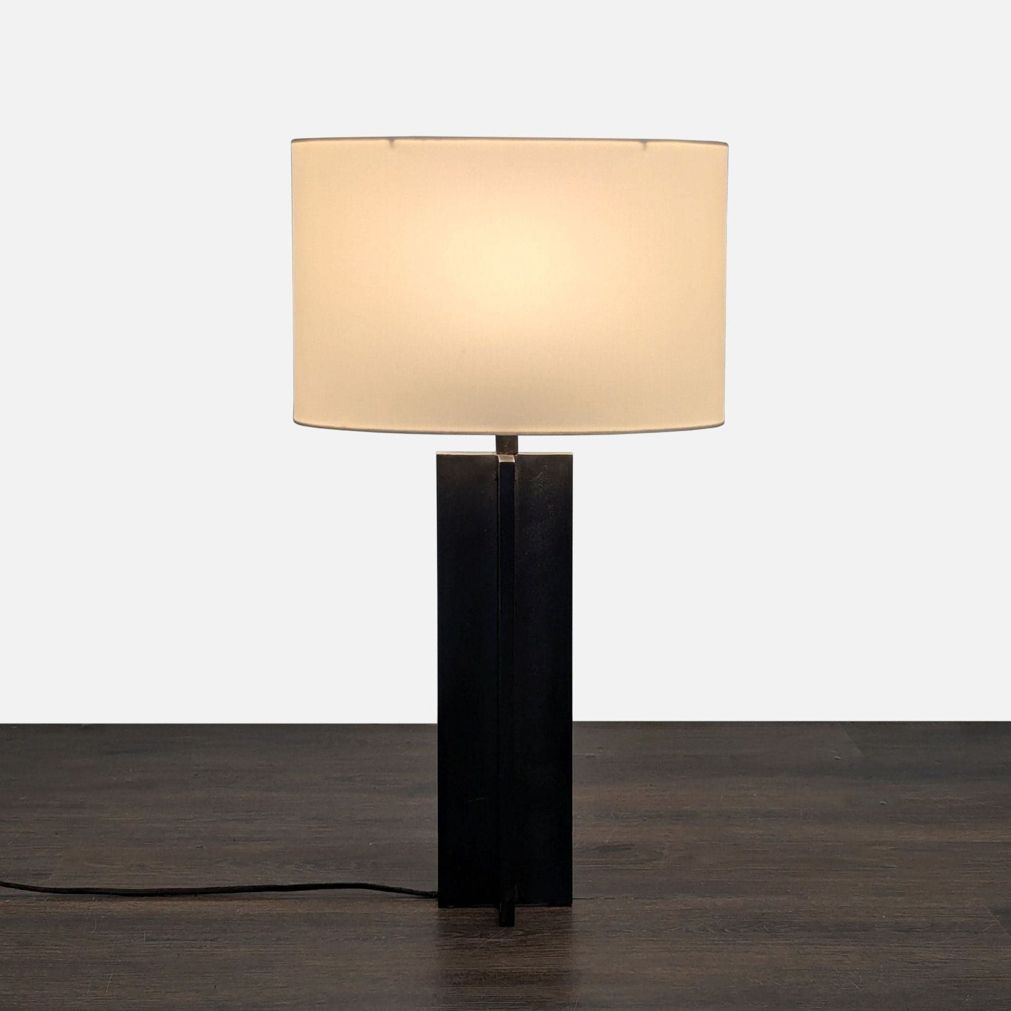 Modern Table Lamp with White Shade - Thumbnail 4